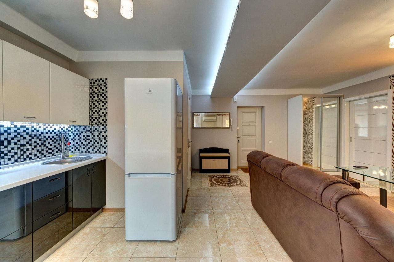 Excellent Apartment Druzhby Narodov Boulevard 3A. Lybedskaya Metro Station Kiev Exterior foto