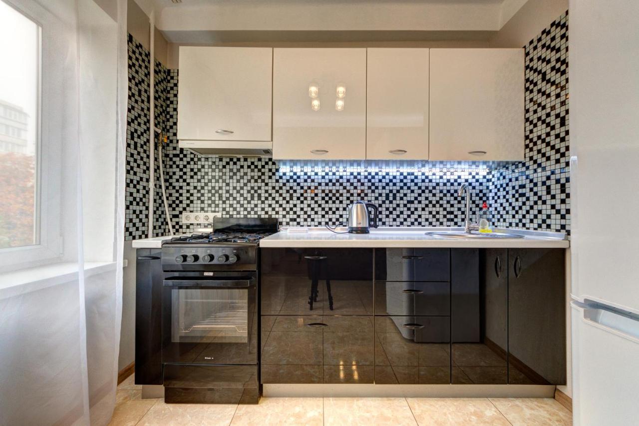 Excellent Apartment Druzhby Narodov Boulevard 3A. Lybedskaya Metro Station Kiev Exterior foto